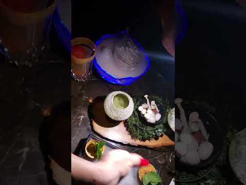 💥💥TRY this at the newest Las Vegas Speakeasy. Easy's at Proper Eats Food Hall at Aria