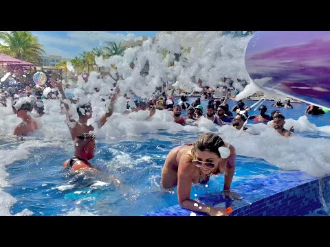 What is a day like at the Adult Scene pool? Planet Hollywood, cancun!