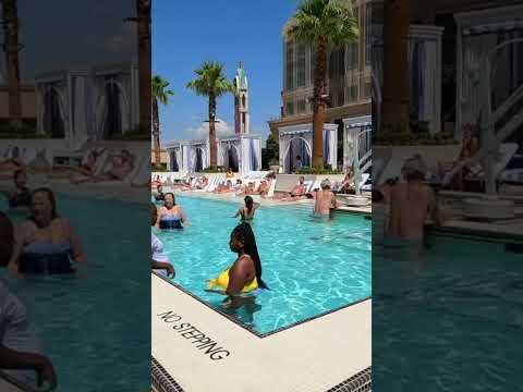 10 Best Pools in Las Vegas for Unforgettable Poolside Escapes! 🔥 #las vegas #pool #shorts #vegas