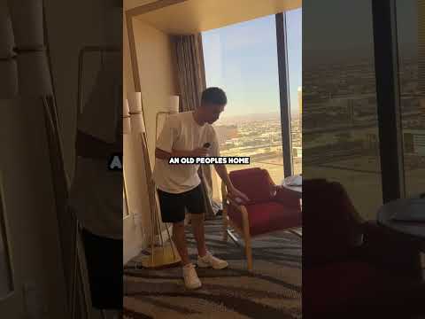 $30 vs $300 Hotel in Las Vegas