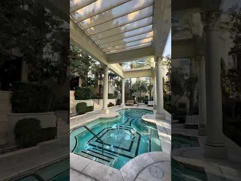 Did we find THE BEST private pool in Las Vegas? #travel #vegas #hotels