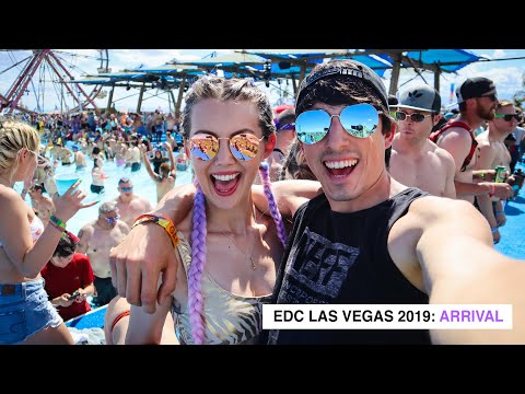 First stop, Vegas! | This VANventure: Episode 6 (Electric Daisy Carnival)