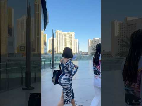 Las Vegas Walking Tour 2025: Explore the Strip & Fremont Street in 4K HDR!